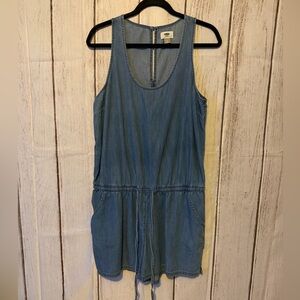 Old Navy Sleeveless Chambray Drawstring Waist Romper Blue
Size Large